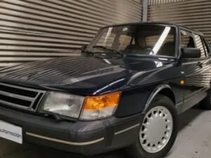 SAAB 900